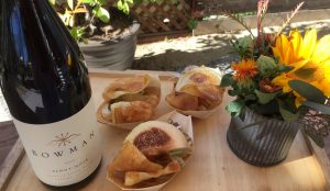 Bowman Cellars Pinot Noir paired with sliders and chips.